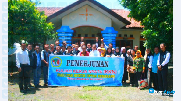 Universitas 17 Agustus 1945 Semarang photo #3